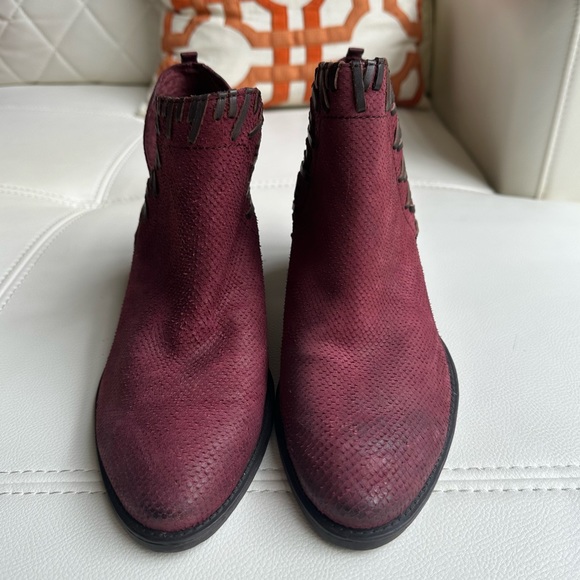 OTBT Santa Fe New Red booties size 8.5 - Picture 4 of 11